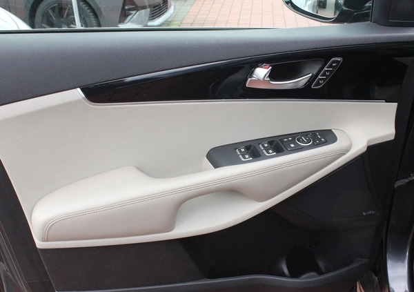 Kia Sorento cena 93900 przebieg: 88748, rok produkcji 2015 z Wielichowo małe 211